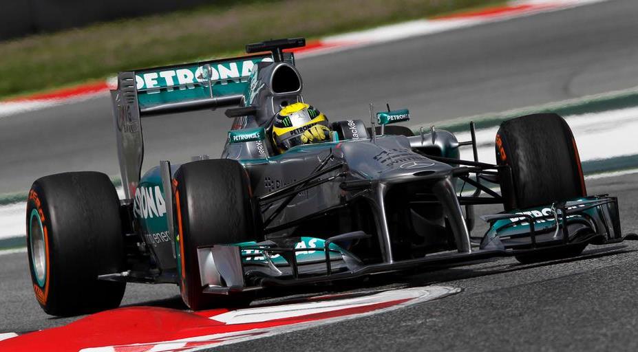 La Mercedes ha effettuato dei test irregolari con gli pneumatici Pirelli