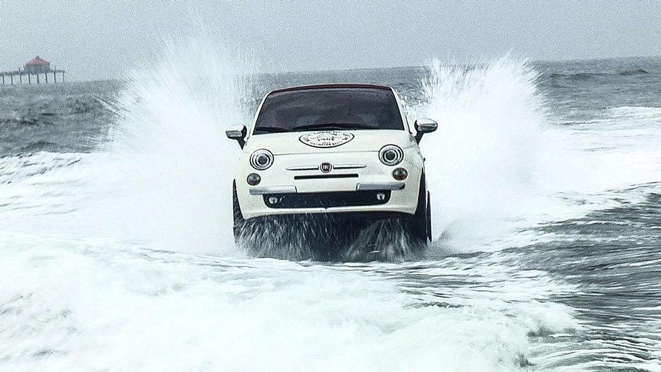 L'imbarcazione ispirata alla Fiat 500