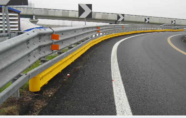 Un guard-rail "salvamotociclista"