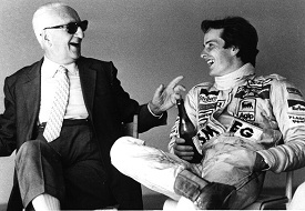 Enzo Ferrari durante uno scambio di battute con Gilles Villeuve
