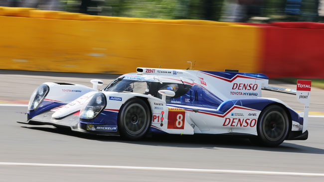 La Toyota TS040 Hybrid #8