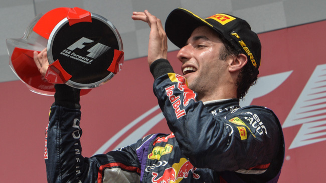 Ricciardo esulta per la sua vittoria