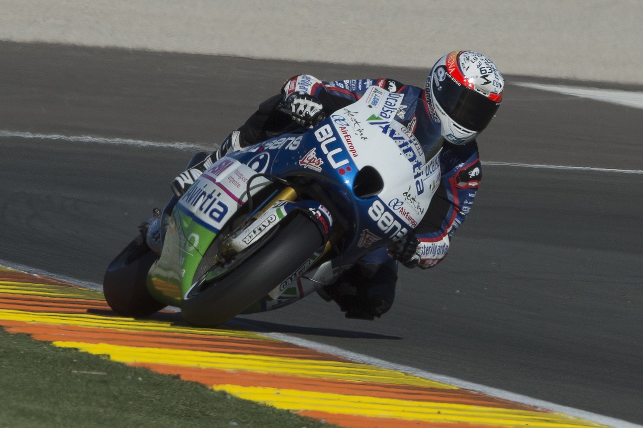 Mike Di Meglio durante i test del team Avintia Racing
