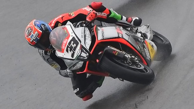 Marco Melandri ha vinto la seconda manche del weekend di Magny Cours