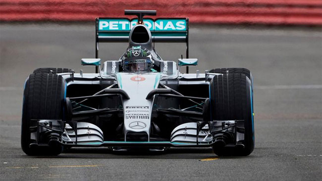 La nuova Mercedes W06 Hybrid