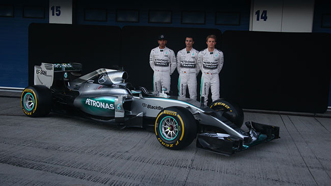 La presentazione della nuova Mercedes W06 Hybrid