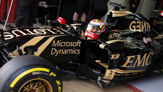 Pastor Maldonado al volante della Lotus E23 Hybrid