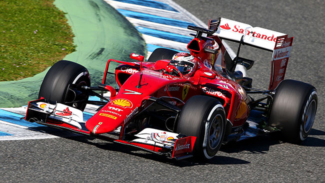 Kimi Raikkonen al volante della SF15-T