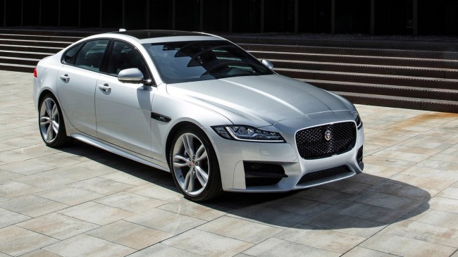La Jaguar XF