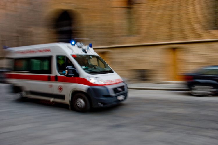 ambulanza-in-corsa-tuttosuimotori.it