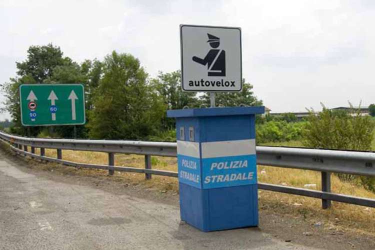 Autovelox fissi polizia - tuttosuimotori.it