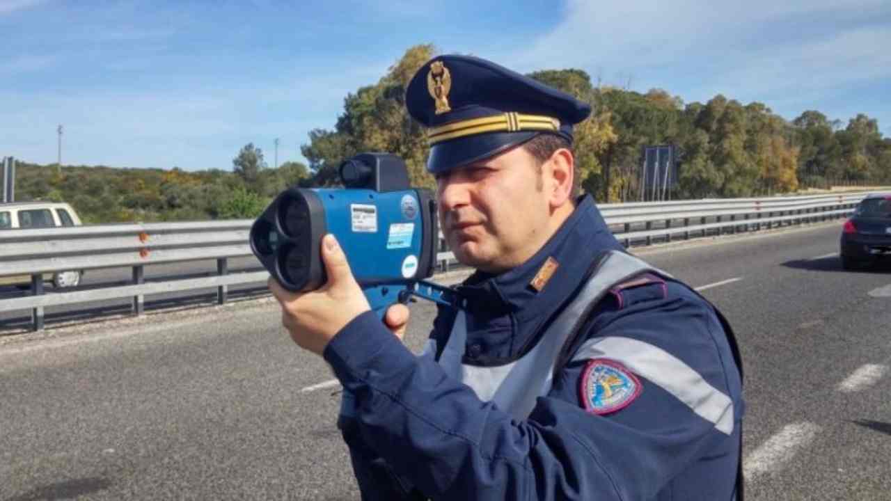 Autovelox polizia - tuttosuimotori.it