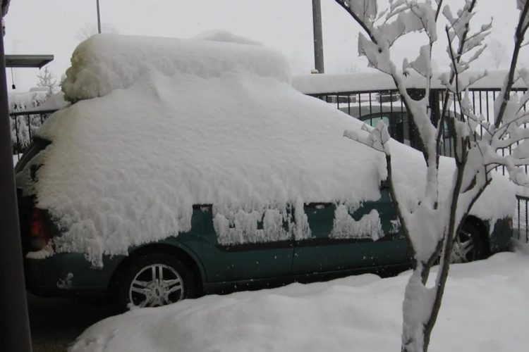 auto-bloccata-dal-gelo-tuttosuimotori.it