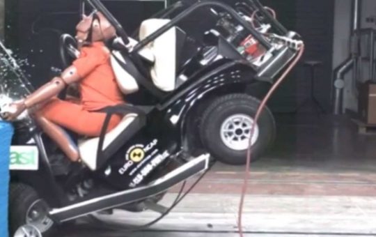 disastro chrash test - tuttosuimotori.it