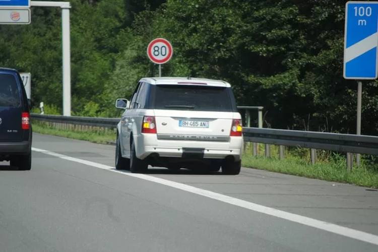 ferma in sosta - tuttosuimotori.it