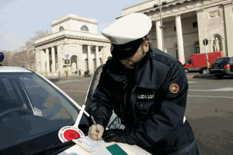 polizia-stradale-sanzioni-tuttosuimotori.it