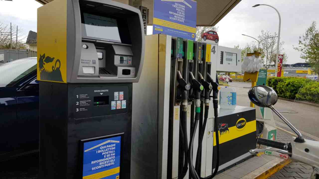 pompa di benzina - tuttosuimotori.it