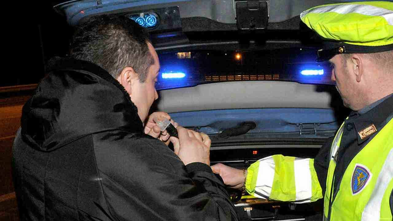 alcoltest-etilometro-polizia-stradale-tuttosuimotori.it