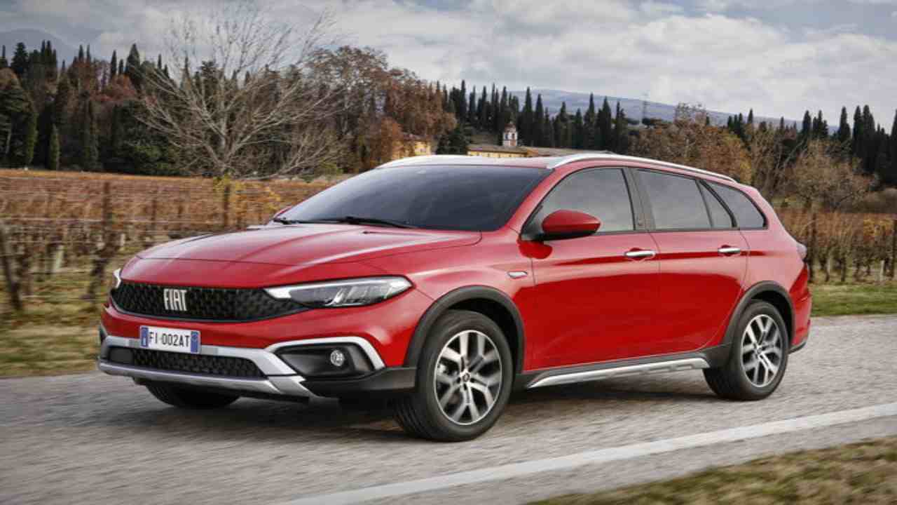 fiat tipo cross hybrid - tuttosuimotori.it