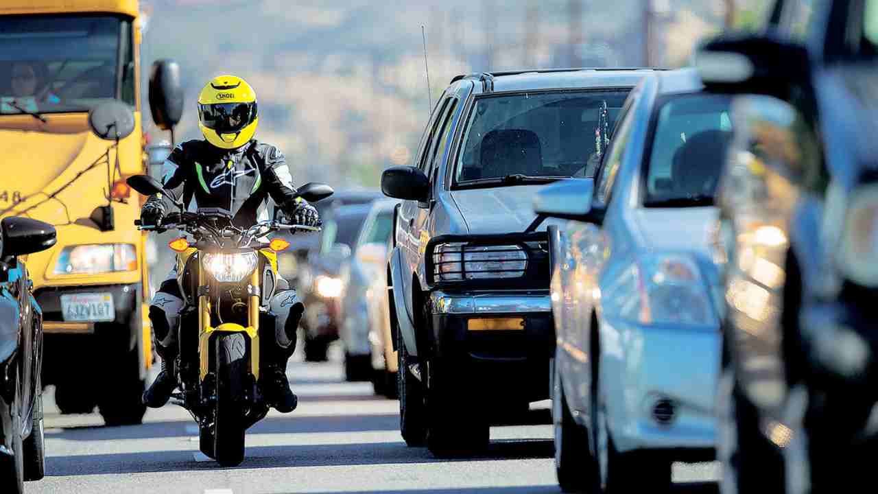 lane-splitting-moto-traffico-tuttosuimotori.it