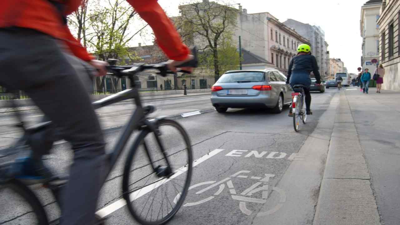 Le regole su strada per i ciclisti