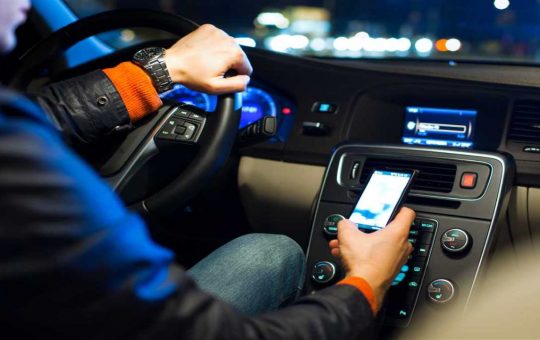 cellulare mentre guidi - tuttosuimotori.it