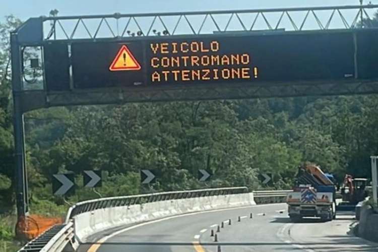 veicolo contromano - tuttosuimotori.it