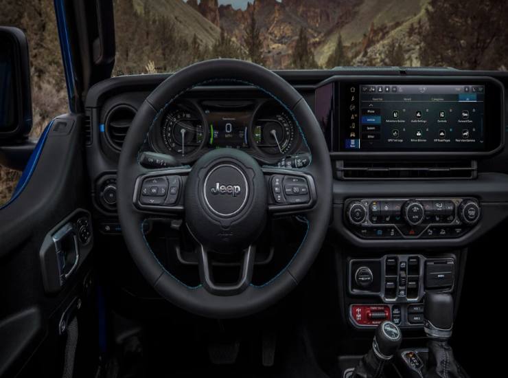 Interni nuova Jeep Wrangler 2024, tante novità