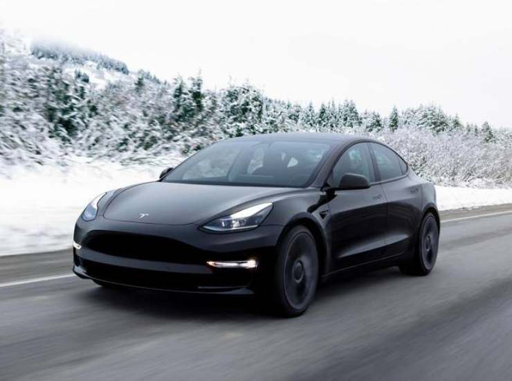 Tesla Model 3, uno dei modelli interessati dalla riduzione del prezzo di listino