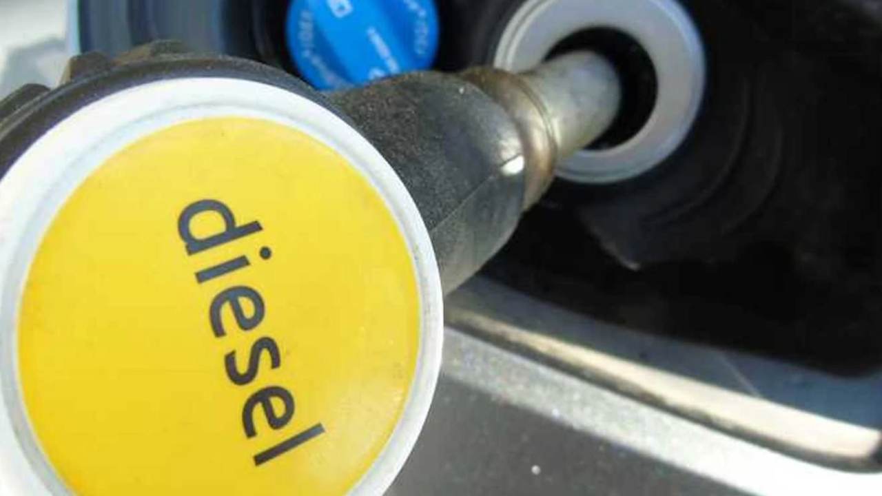 pompa-diesel-prezzo-maggiorato-tuttosuimotori.it