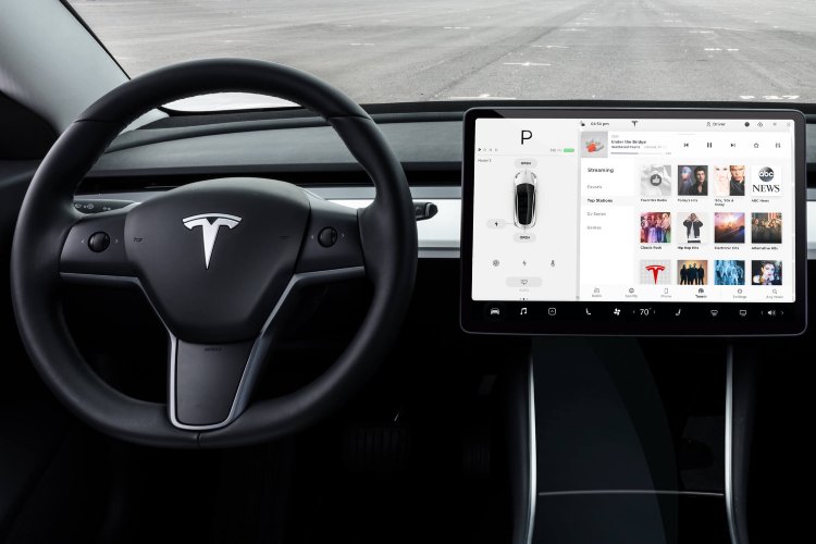 tesla-telecamera-interna-e-privacy-tuttosuimotori.it