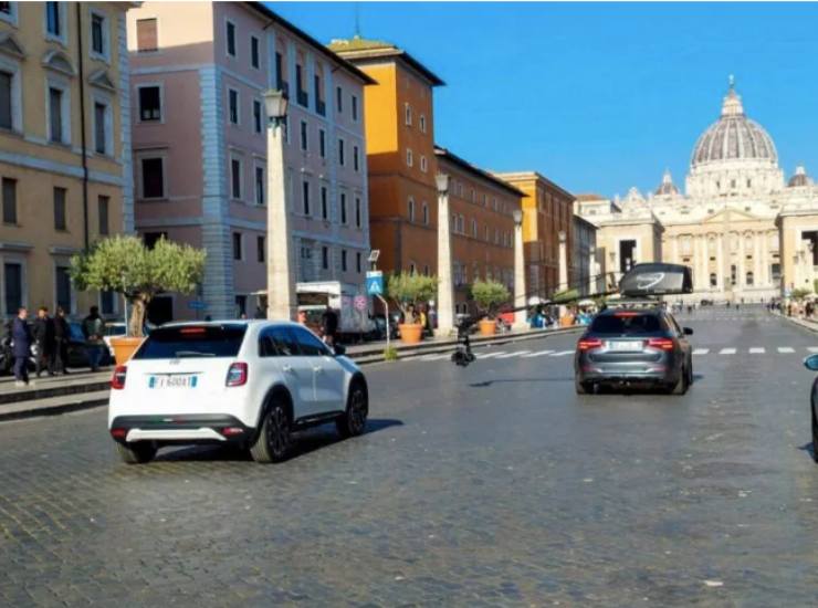 Fiat 600 avvistata per le strade di Roma