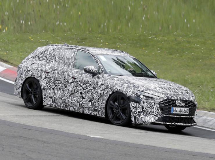 Foto spia della futura Audi A5