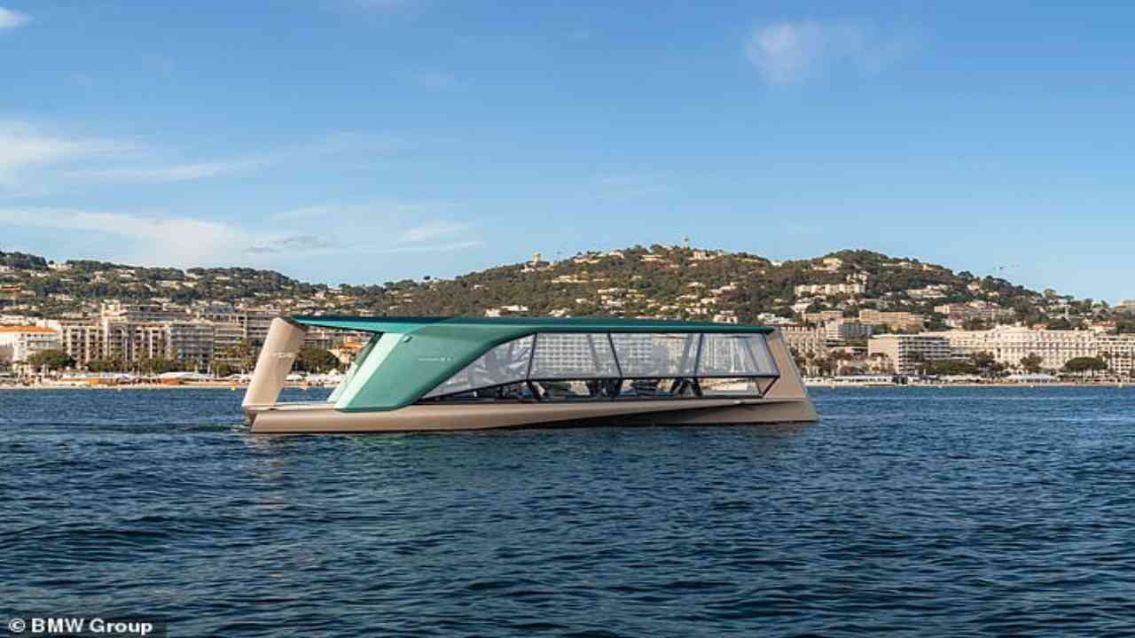 Il debutto del lussuoso yacht BMW