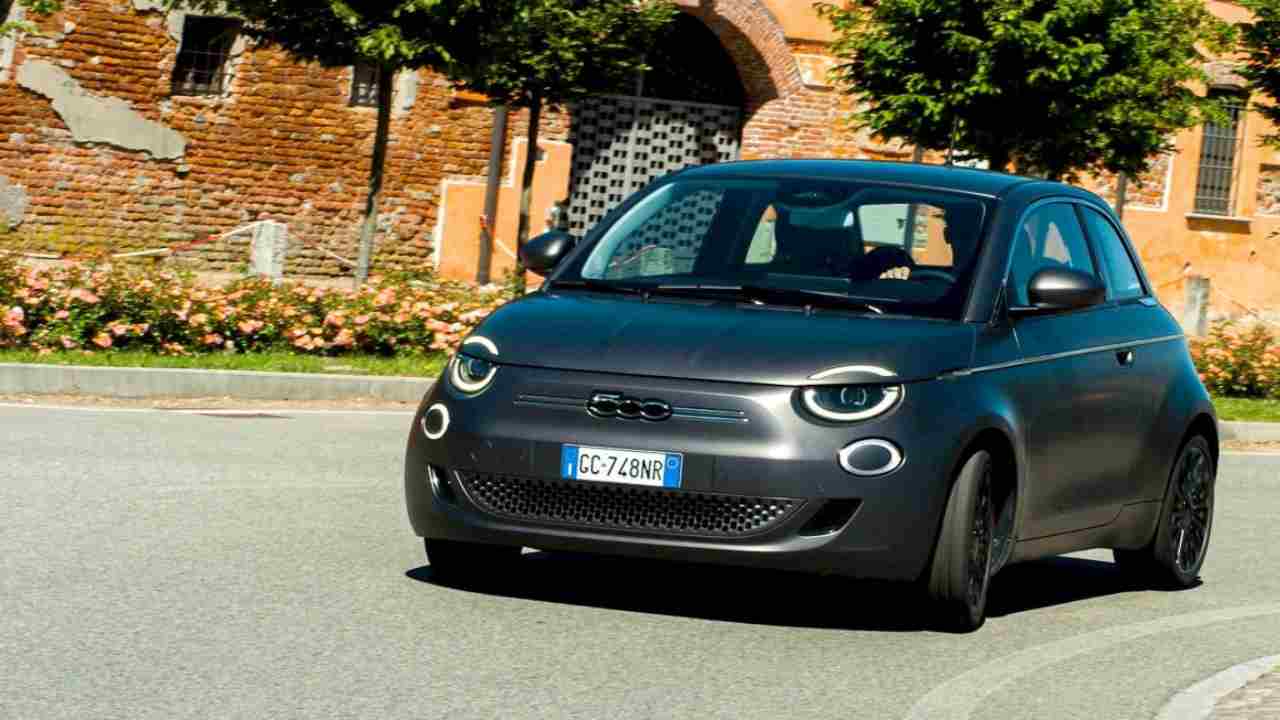 Record fiat 500e - tuttosuimotori.it