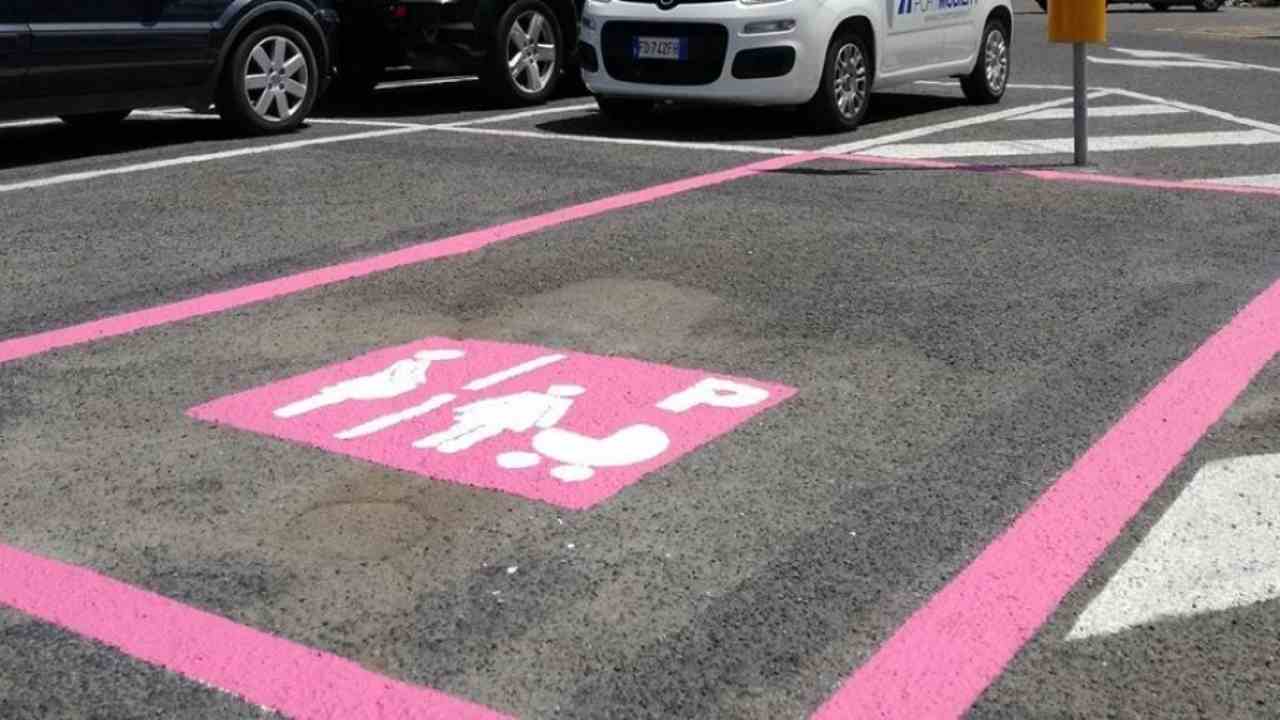 Permesso rosa e parcheggio famiglia
