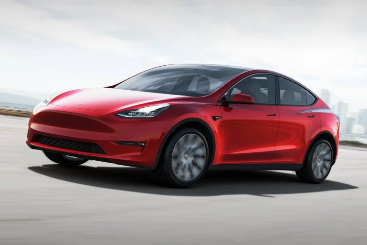 Tesla model y - tuttosuimotori.it