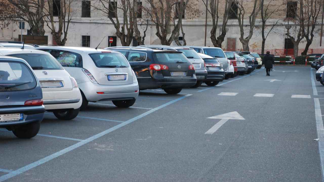 Un'app per segnalare parcheggi illeciti