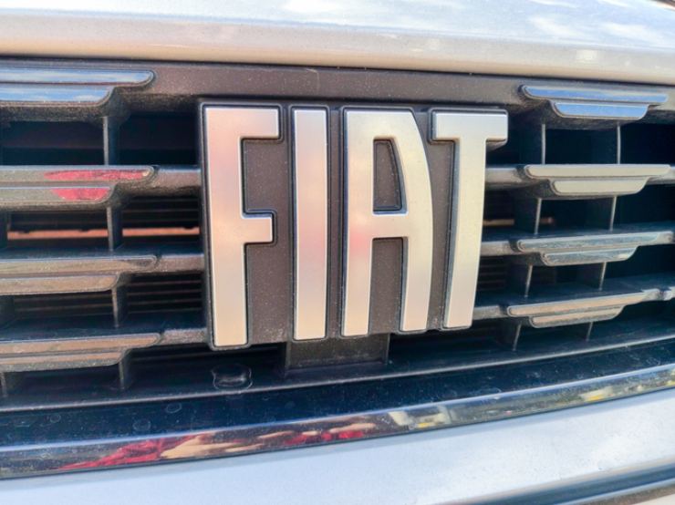Logo Fiat su fiancata