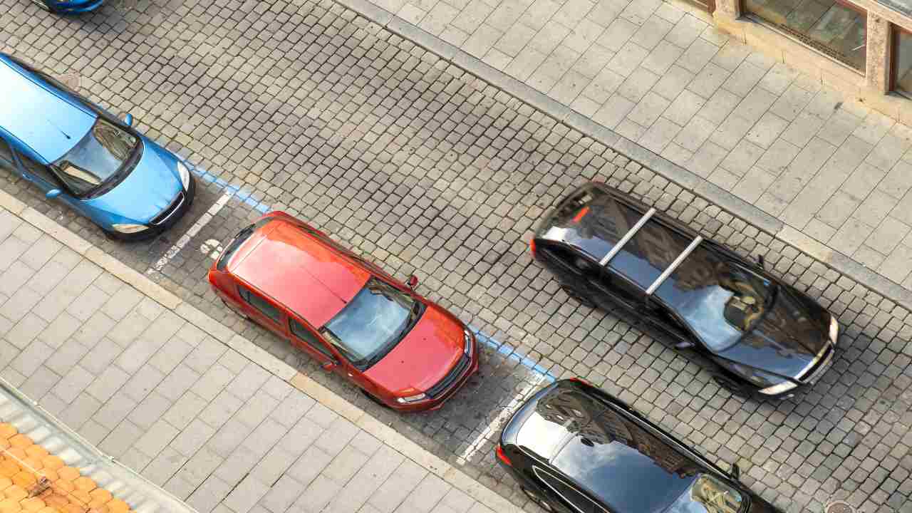 Nuove regole per i parcheggi a strisce blu