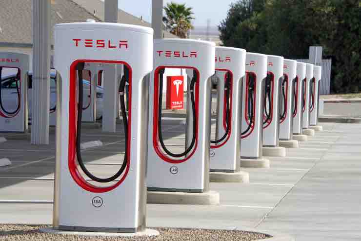 Harris Ranch Tesla Supercharger - Tuttosuimotori.it