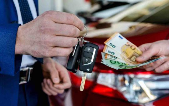 Mercato dell'auto: offerte golosissime di ottobre | Sconti da migliaia di euro, fai presto
