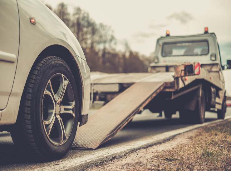 Carro attrezzi e auto