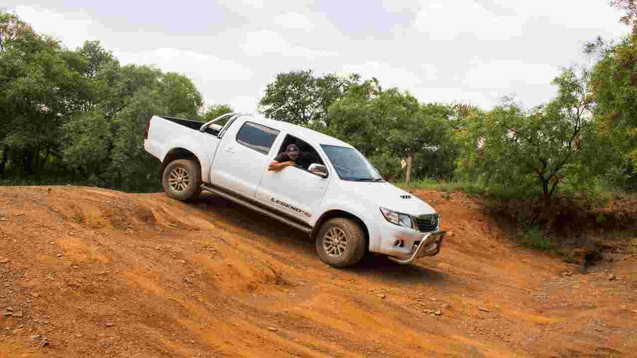 Toyota-hilux-tuttosuimotori.it