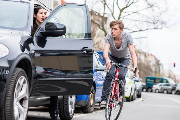 Exit Warning per evitare collisioni tra auto e ciclista - tuttosuimotori.it