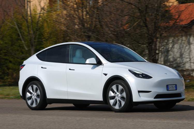 tesla model y - tuttosuimotori.it(1)