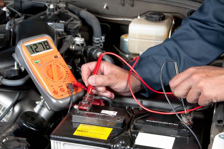 Batteria auto - Depositphotos - tuttosuimotori.it