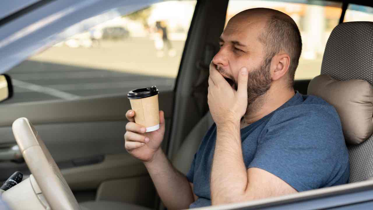 Colpo di sonno al volante - tuttosuimotori.it