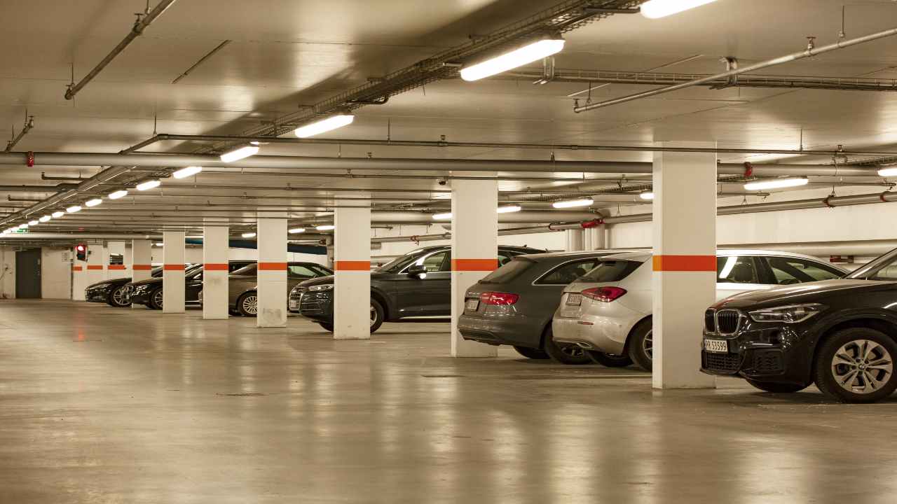 Garage custodito per auto