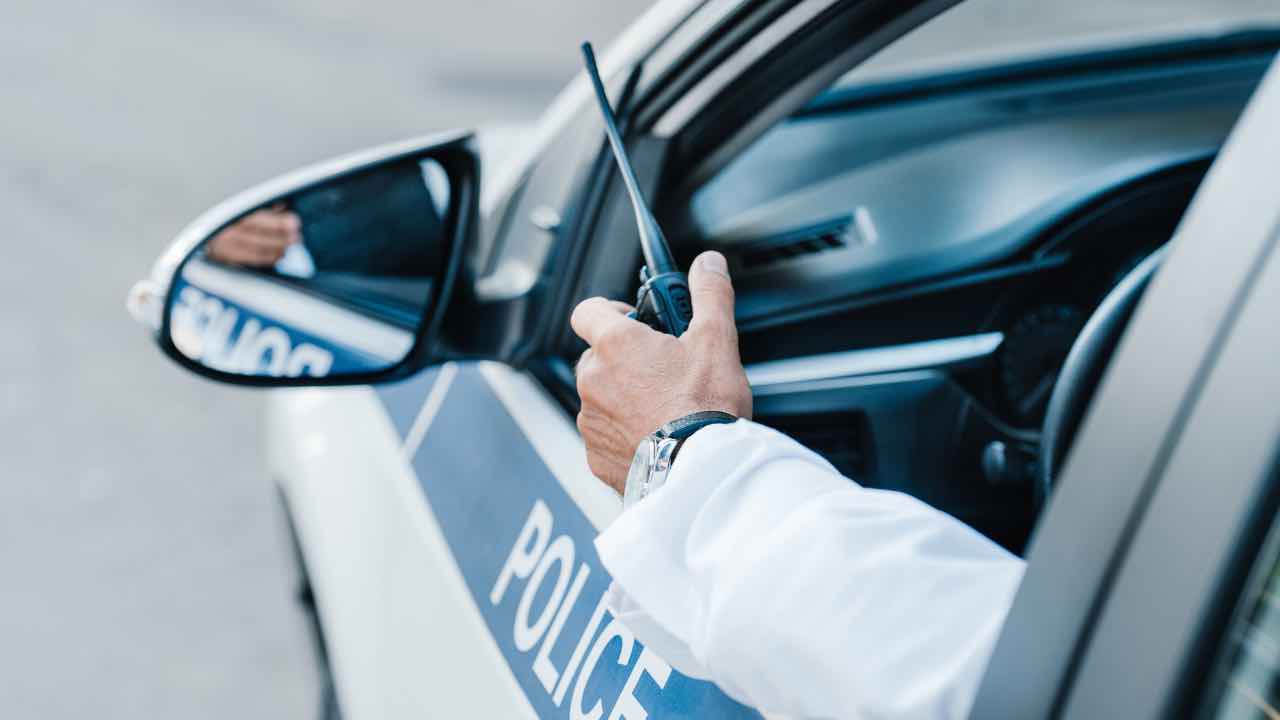 Oltraggio a pubblico ufficiale - fonte: depositphotos - tuttosuimotori.it